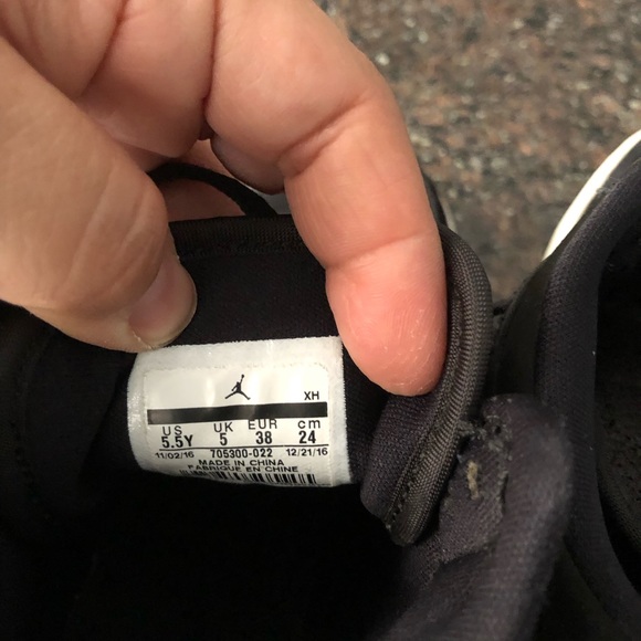 SOLD!!!!! Kids Air Jordan 1 Retro - Picture 7 of 7